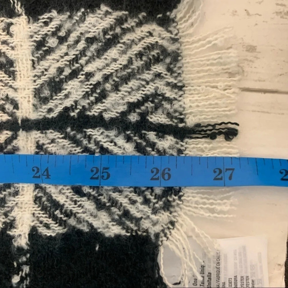 American Eagle New Plaid Check Gingham Oversized Scarf Wrap Shawl Blanket Fringe - Picture 5 of 7